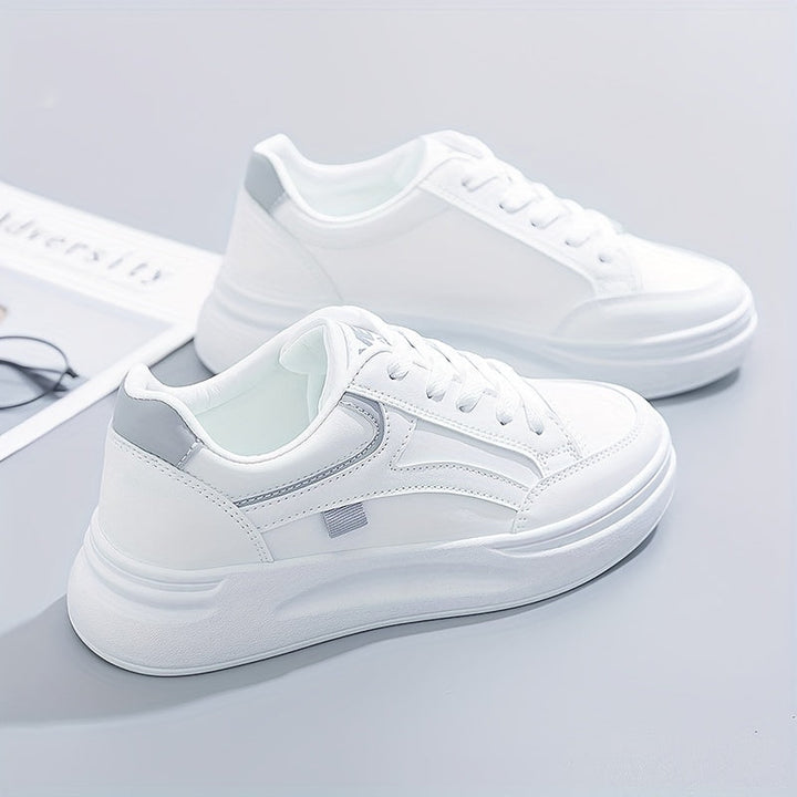 Sneakers bianche chic con comfort leggero