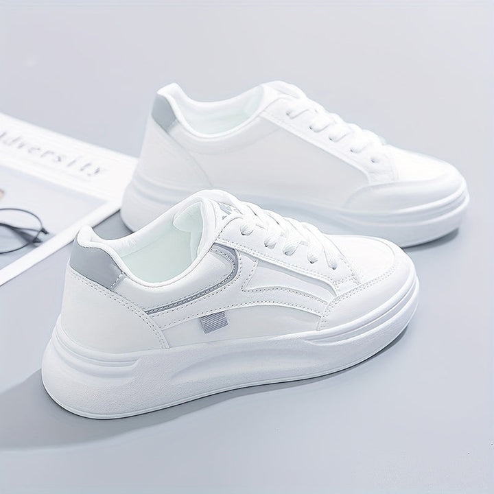 Sneakers bianche chic con comfort leggero