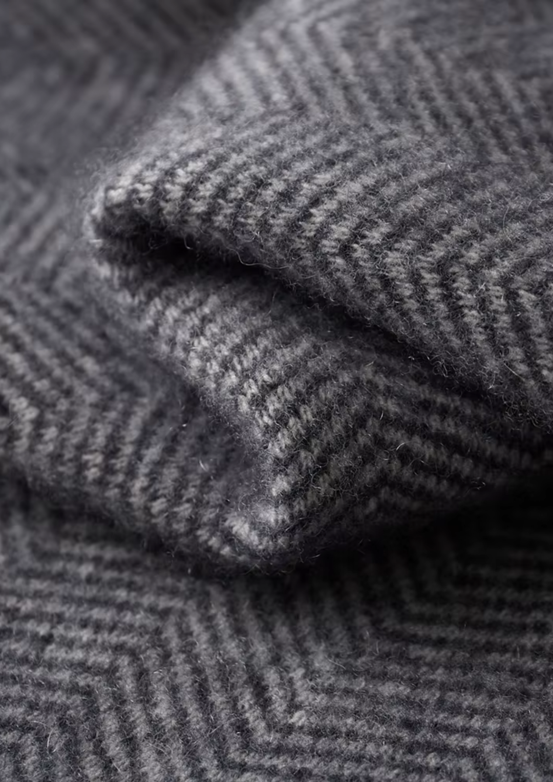 Set in pura lana merino extra-fine grigio a spina di pesce