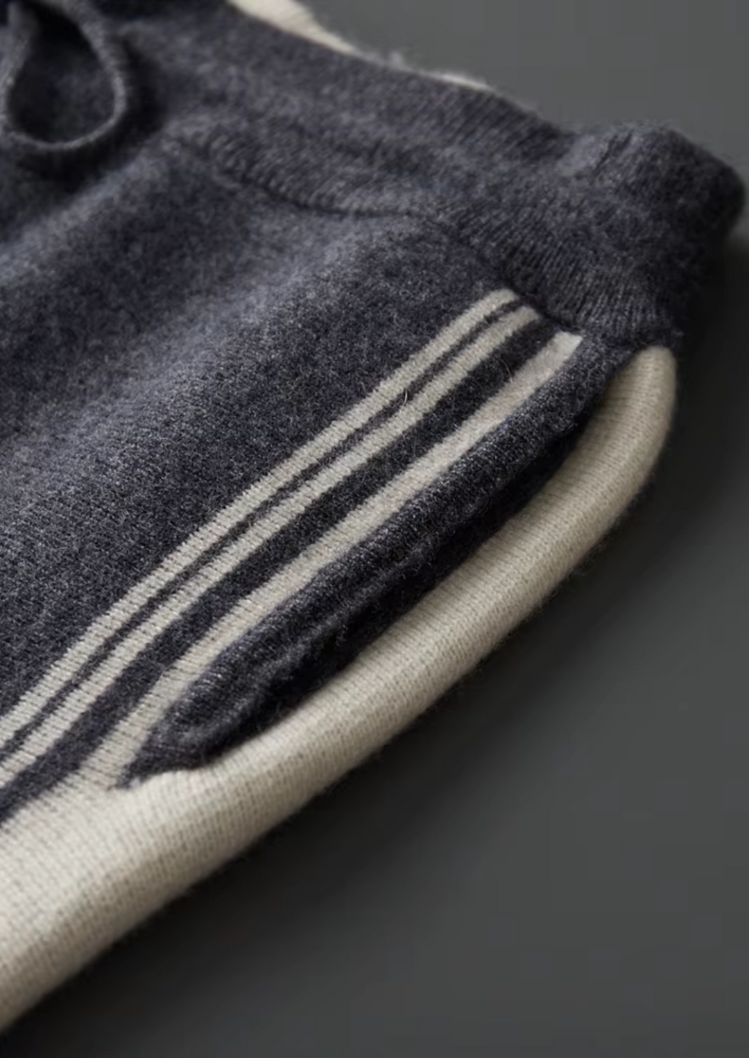 Set Damien in pura lana merino extra-fine grigio scuro