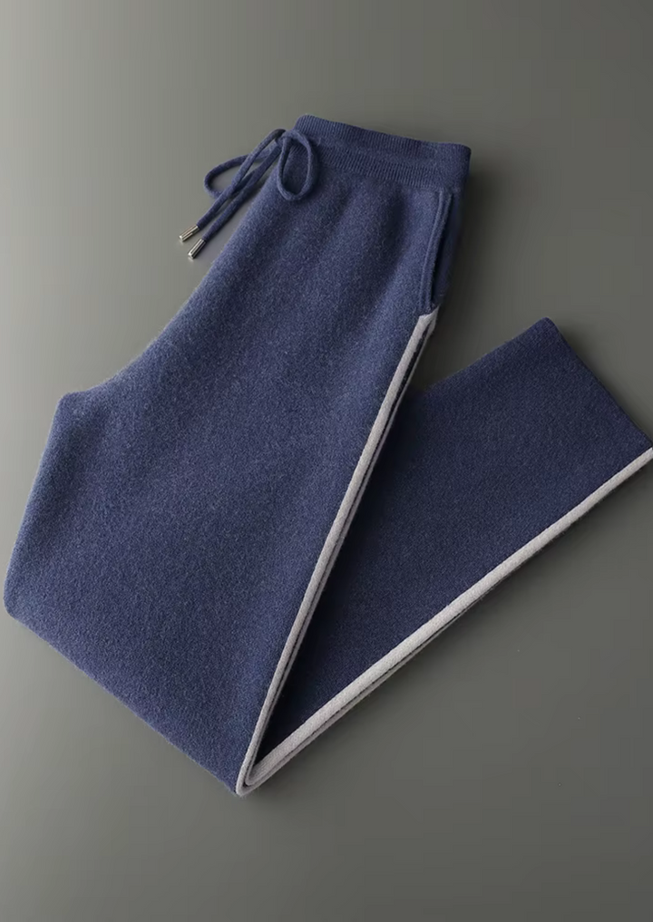 Set da tempo libero in cashmere premium blu navy Milano