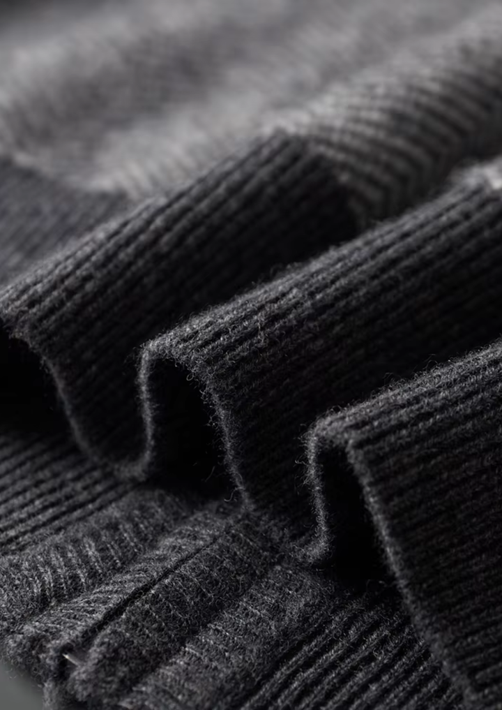 Set in pura lana merino extra-fine grigio a spina di pesce