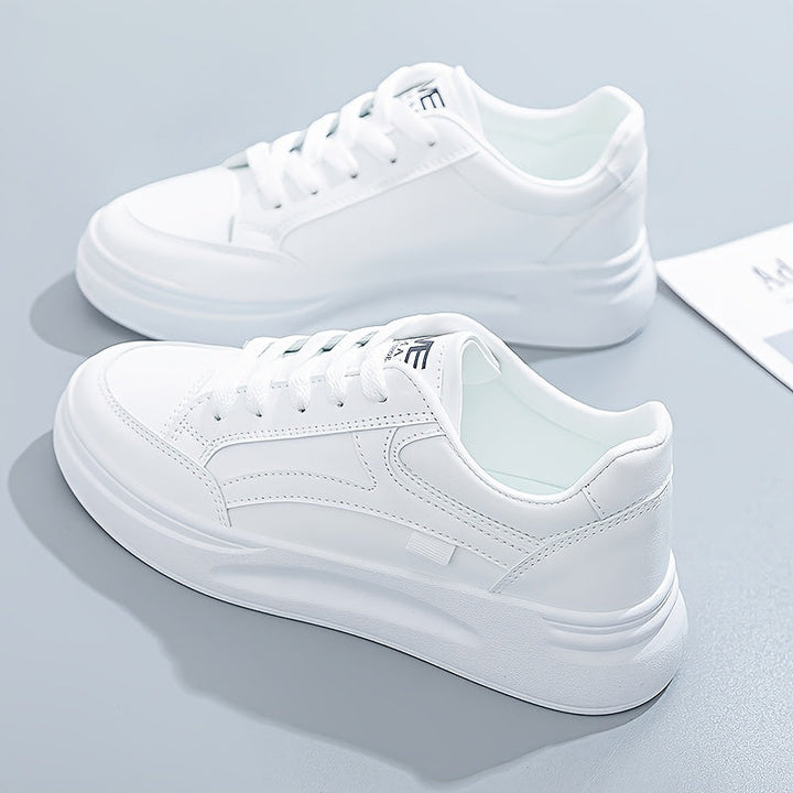 Sneakers bianche chic con comfort leggero