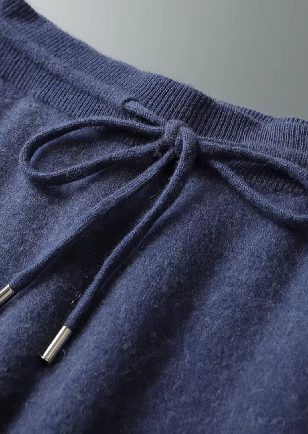 Set da tempo libero in cashmere premium blu navy Milano