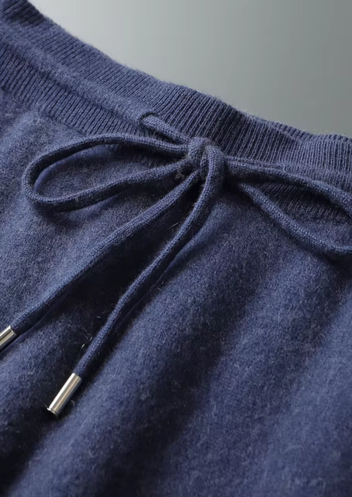 Set da tempo libero in cashmere premium blu navy Milano