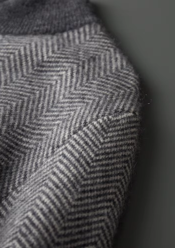 Set in pura lana merino extra-fine grigio a spina di pesce