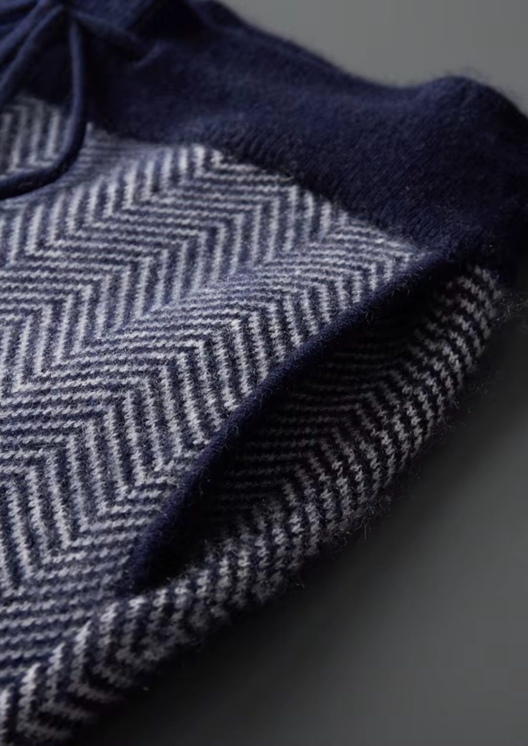 Set in Pura Lana Merino Extra-Fine Blu Navy a Spina di Pesce
