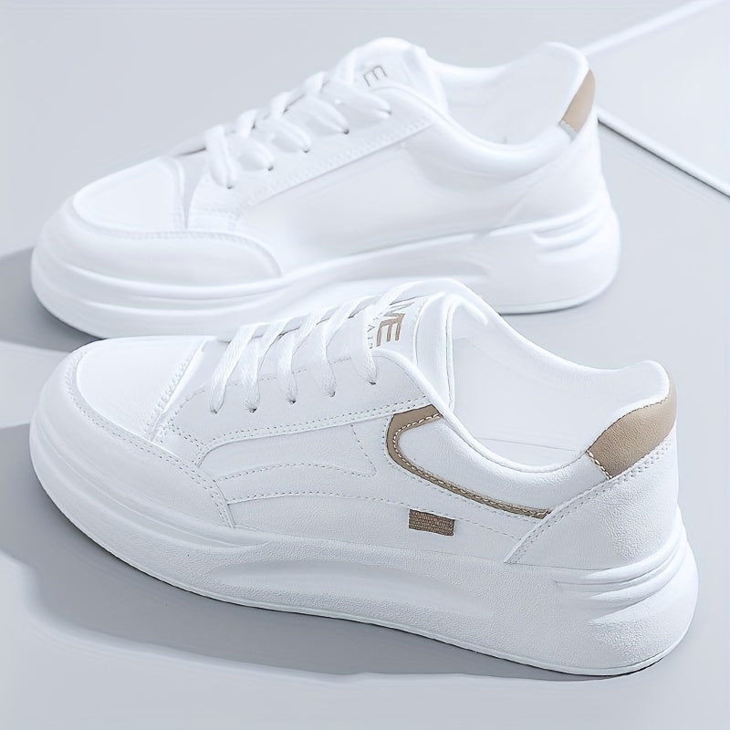 Sneakers bianche chic con comfort leggero