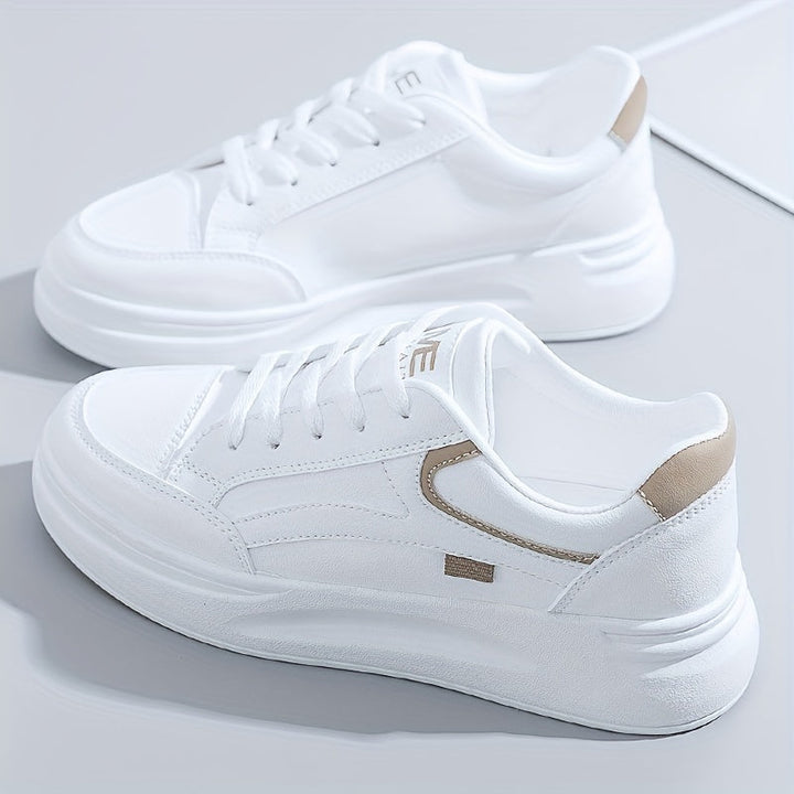 Sneakers bianche chic con comfort leggero