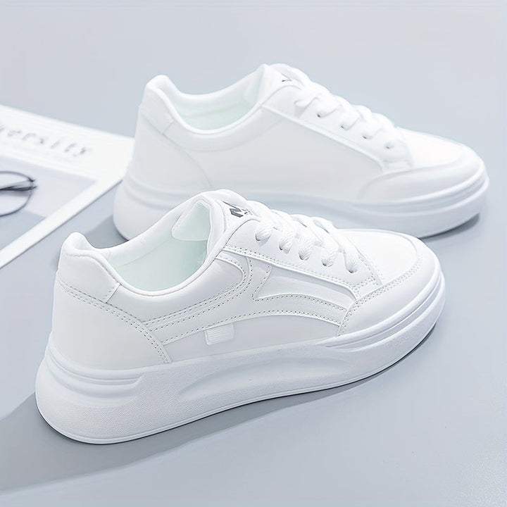 Sneakers bianche chic con comfort leggero