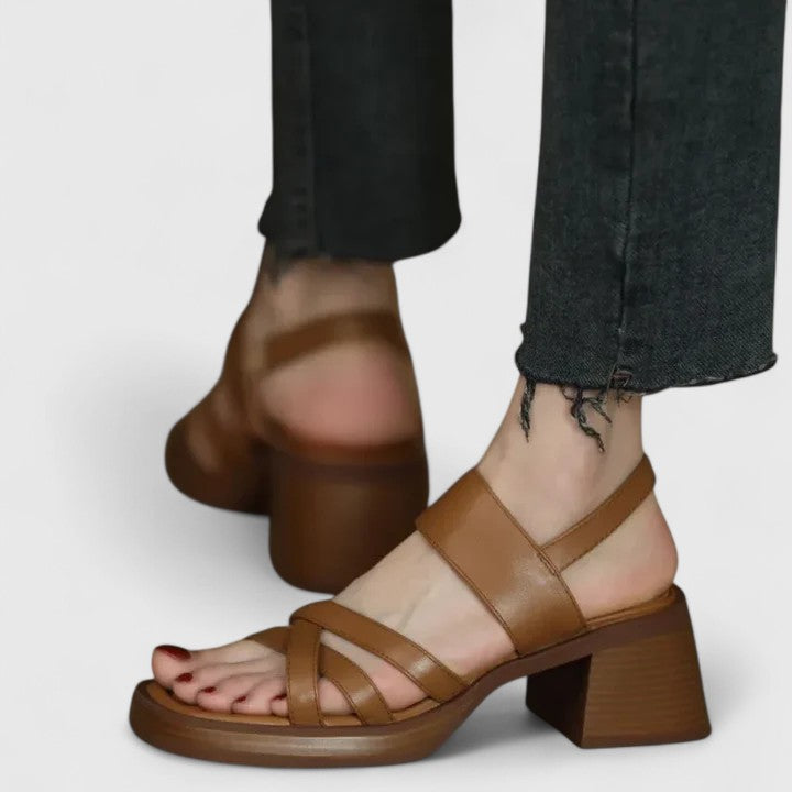 Celeste - Eleganti sandali con cinturino incrociato
