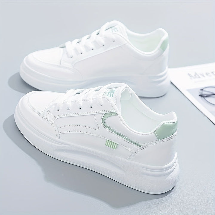 Sneakers bianche chic con comfort leggero