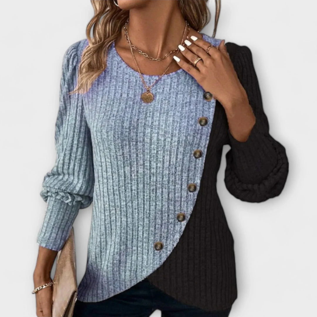 Elegant knitted blouse