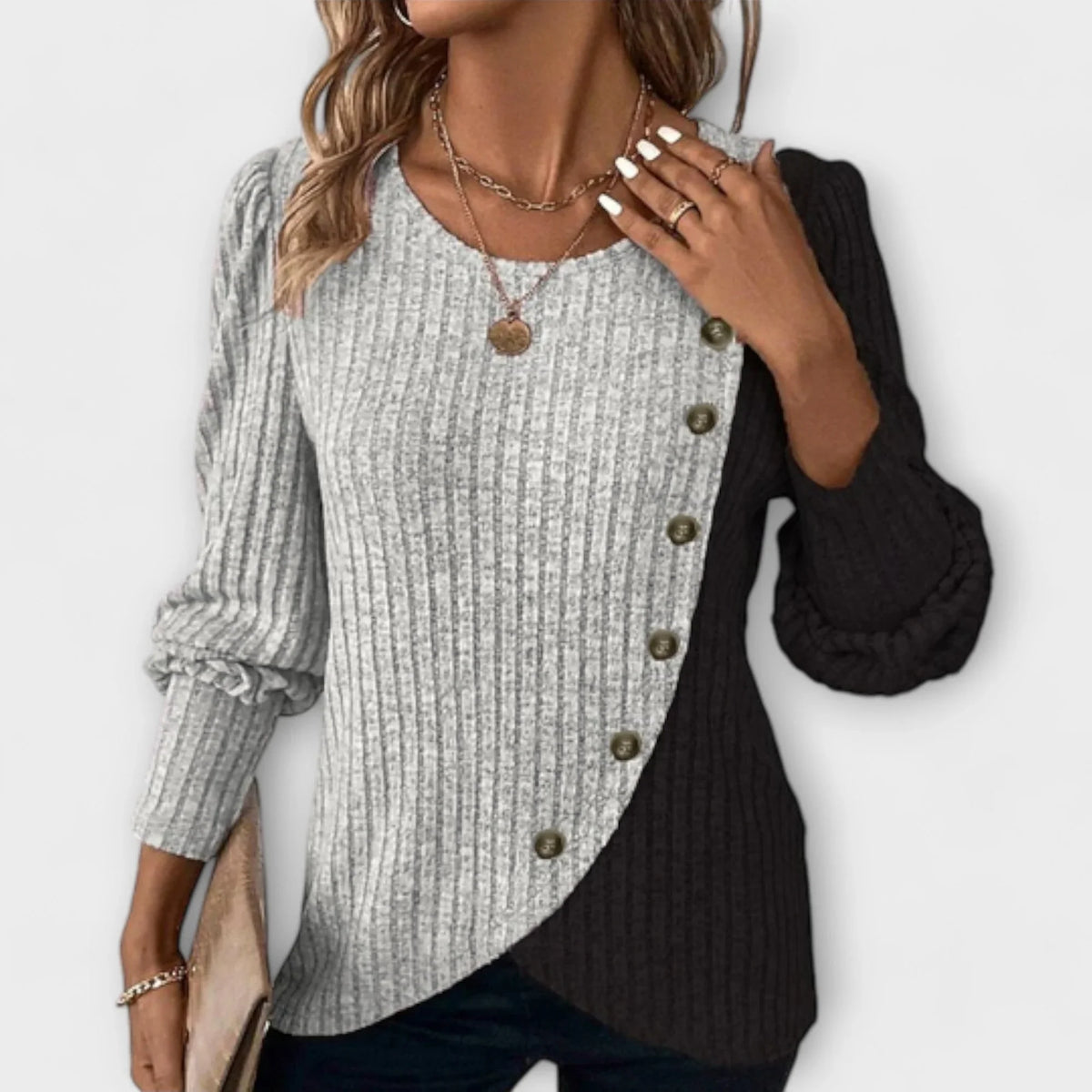 Elegant knitted blouse