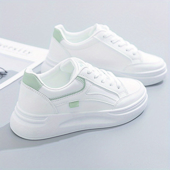Sneakers bianche chic con comfort leggero