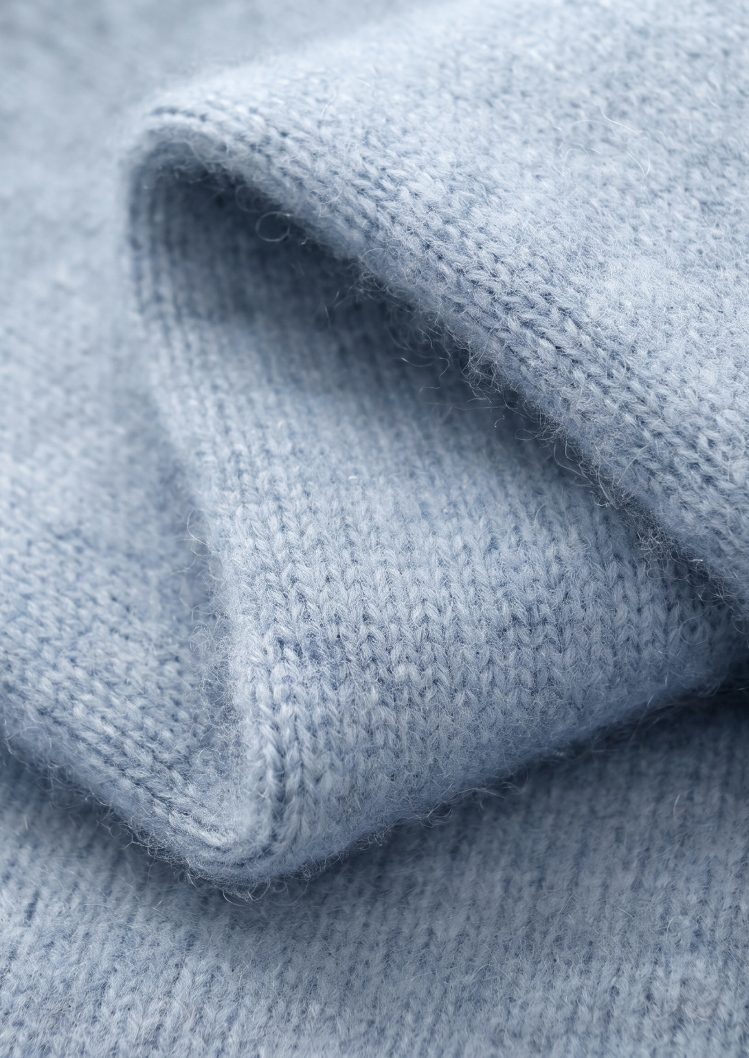 Set Luzzo in Pura Lana Merino Extra Fine Azzurro Chiaro