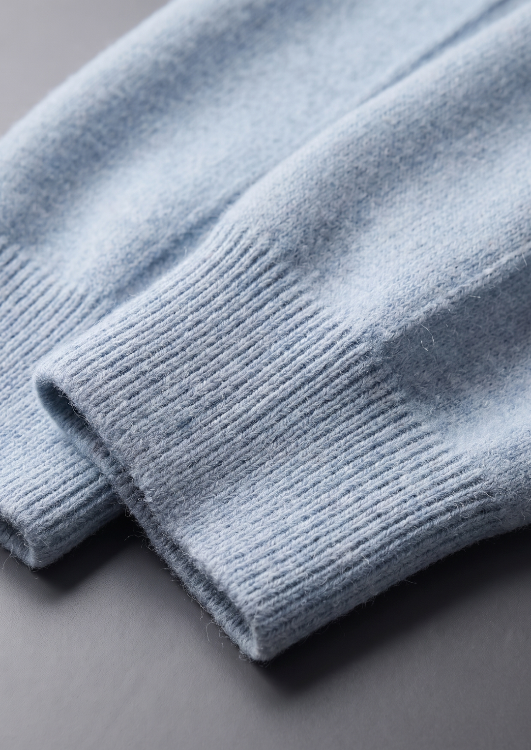 Set Luzzo in Pura Lana Merino Extra Fine Azzurro Chiaro