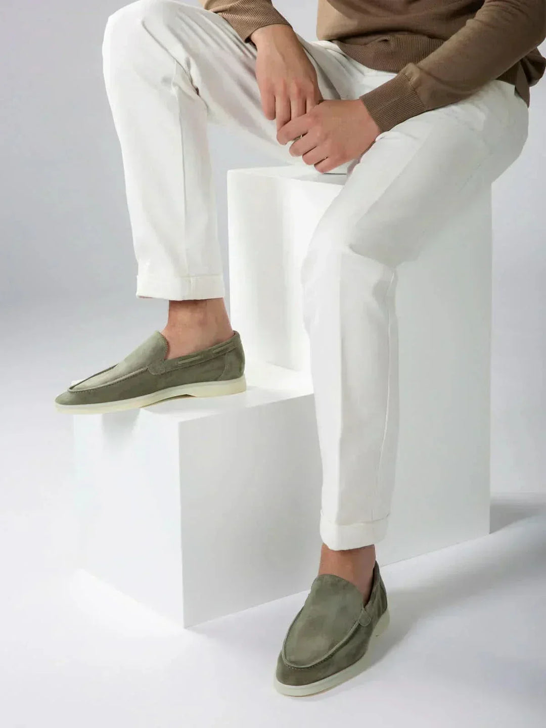 Mocassino Classico in Pelle Scamosciata Verde Oliva